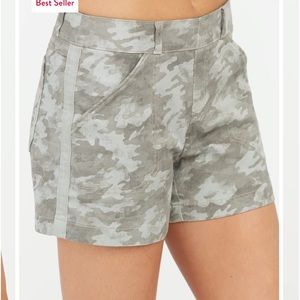 SPANX Stone Wash Camo 4" Short NWT Medium